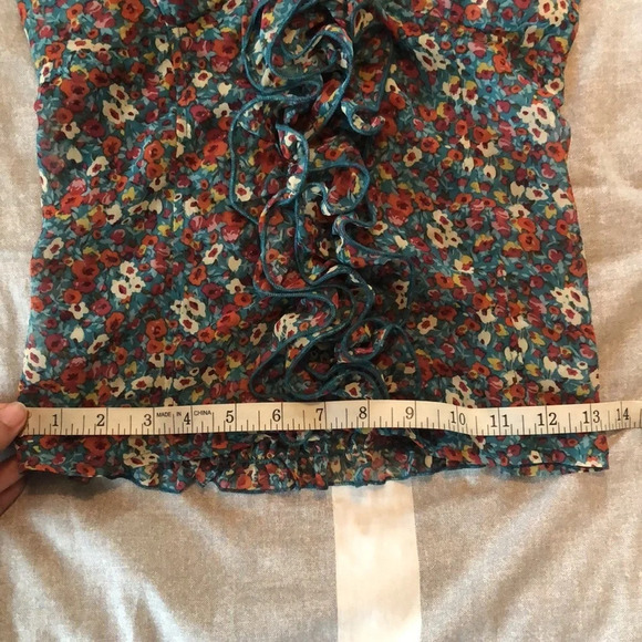 Floral padded halter ruffle top size medium - Picture 17 of 17